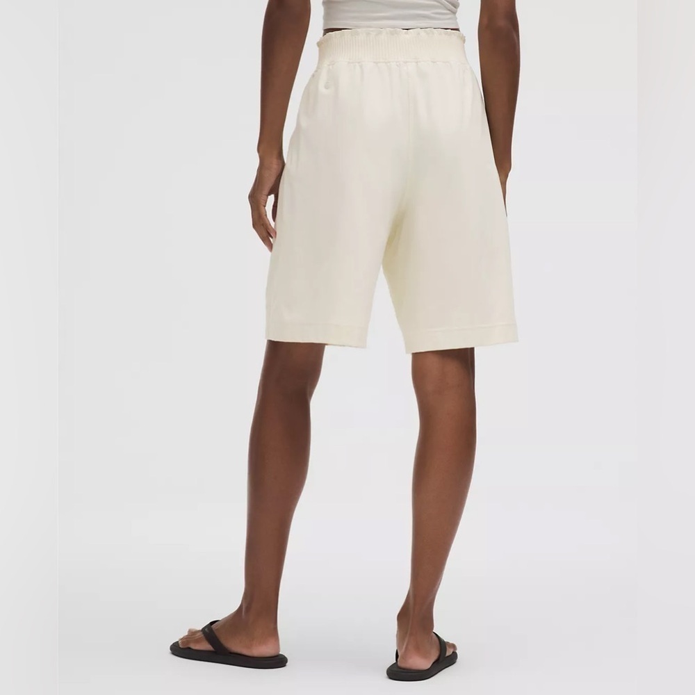 Lululemon Stretch Woven Ruffle-Waist High-Rise Short 9" - Picture 2 of 10